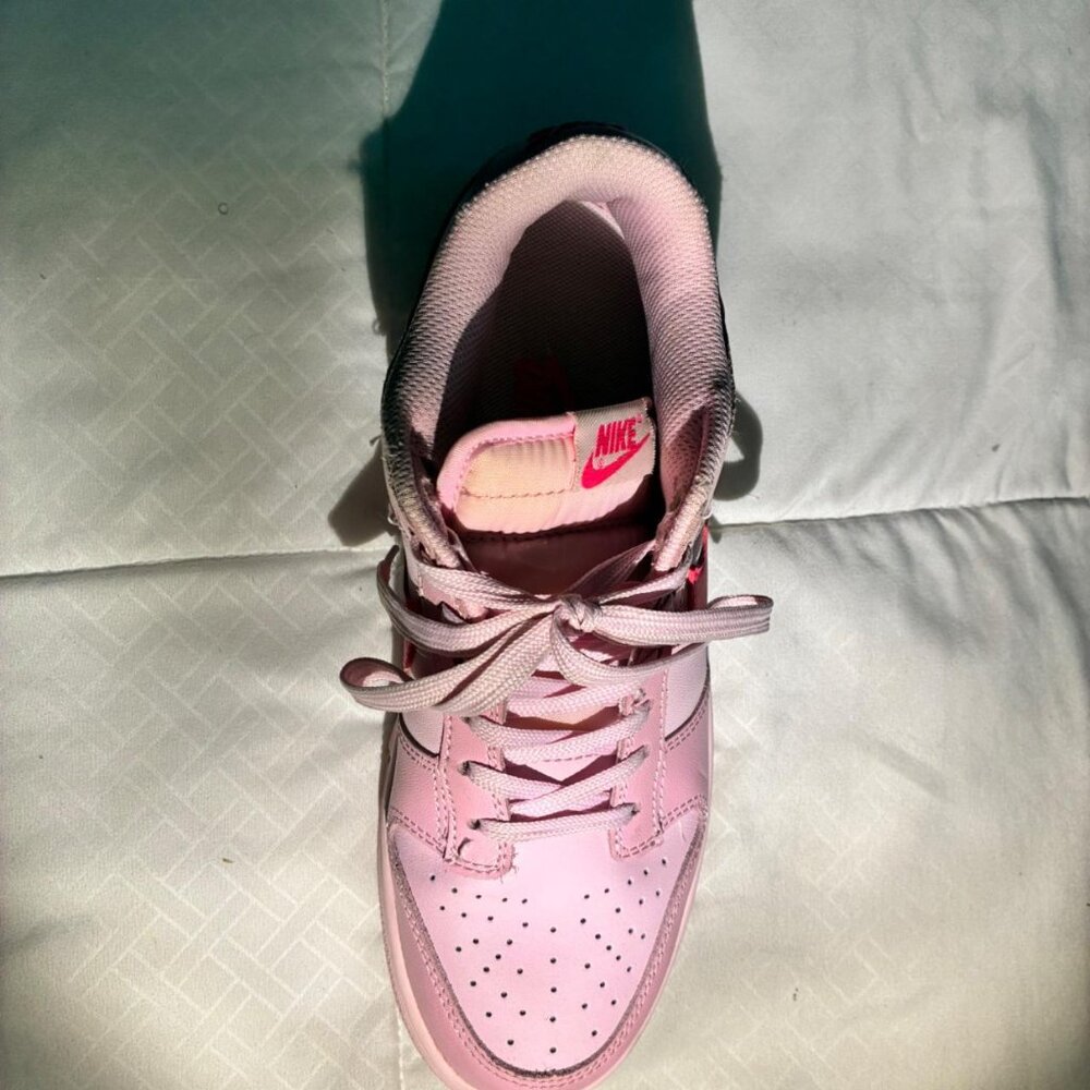 Nike Dunk Low Triple Pink